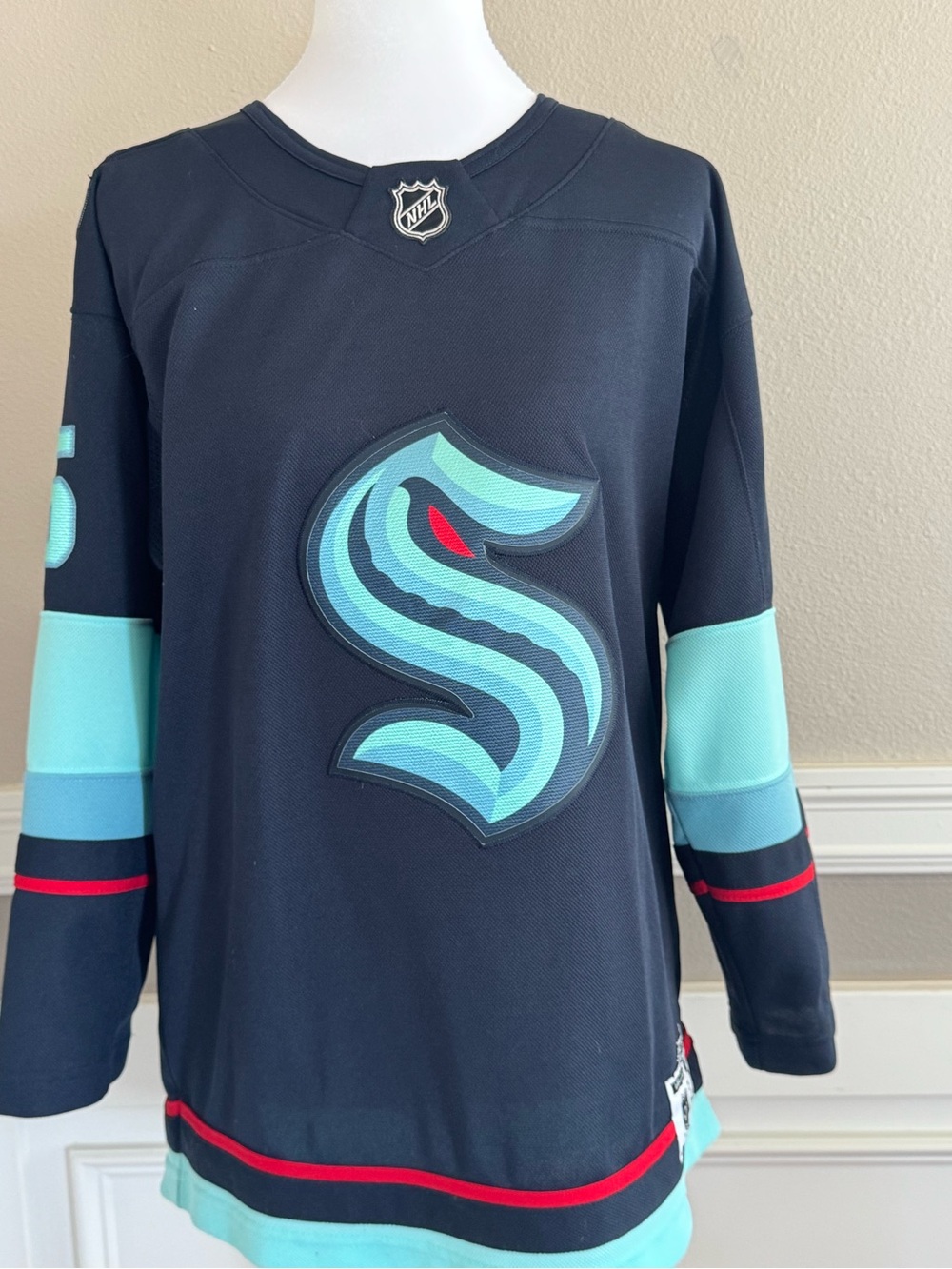 NHL Seattle Kraken Navy Teal Hockey Jersey captain Giordano (retired)